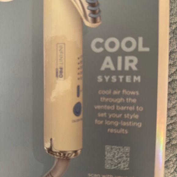 New InfinitiPRO by Conair
2 in 1 - Curl and Straighten! - Picture 3 of 7